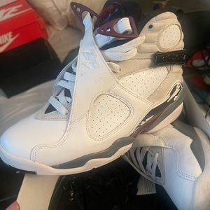 Woman size 7 jordan 8